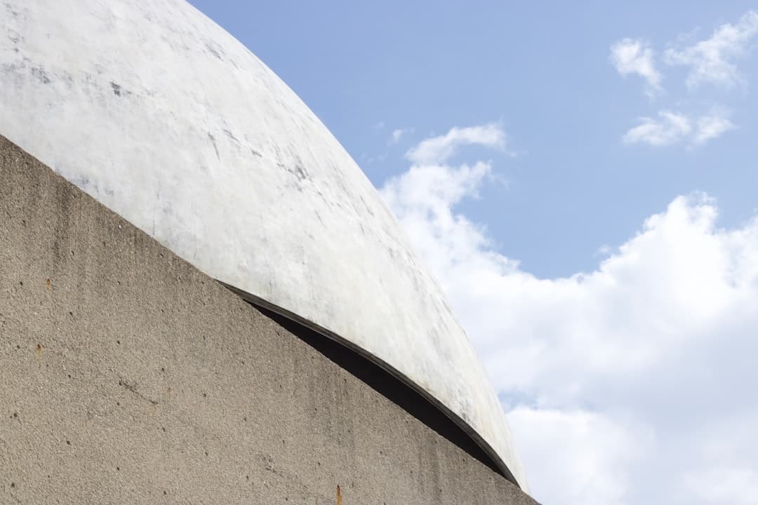 Building a Resilient AI Governance Framework for Mid-Size Enterprises